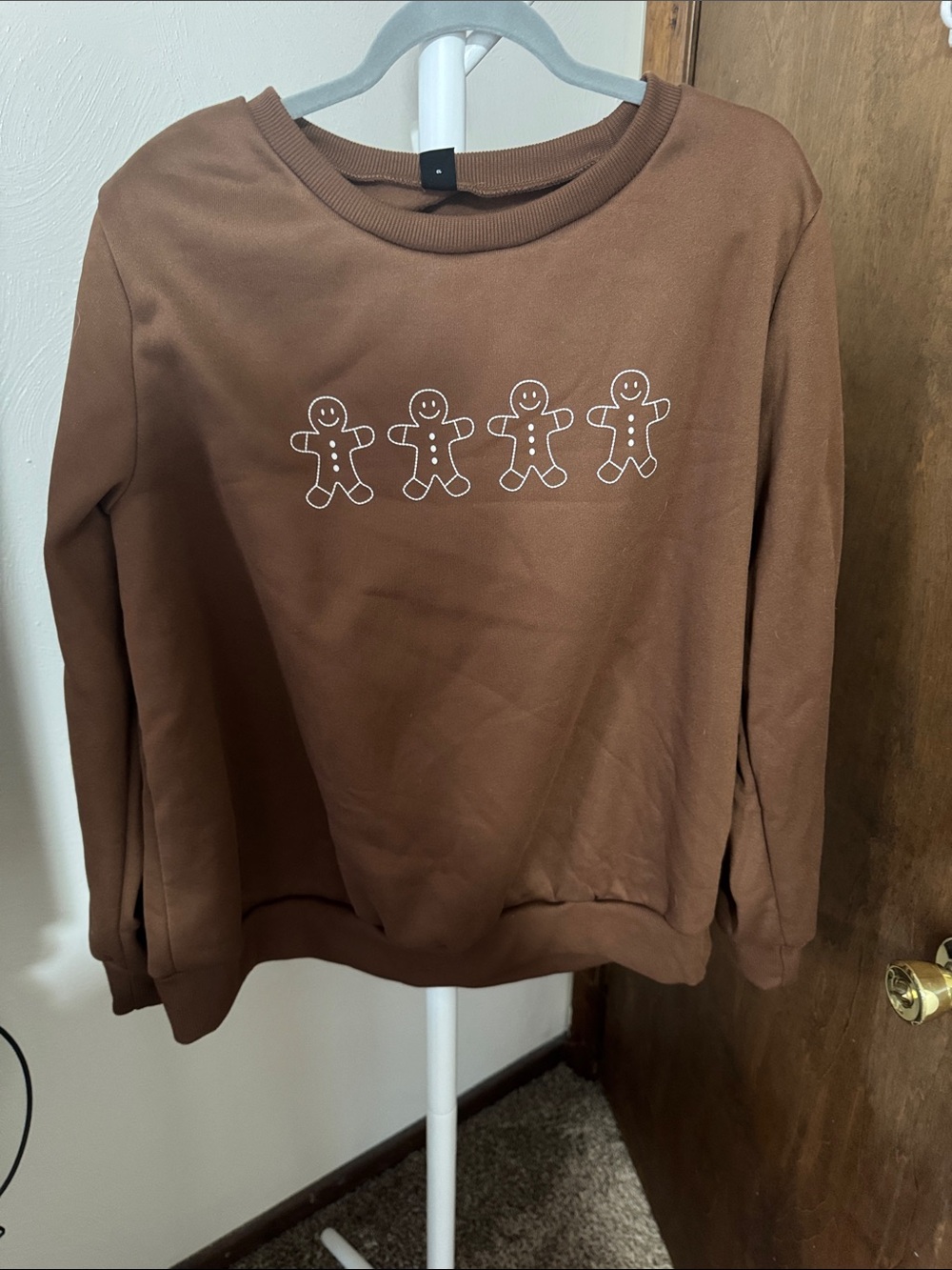 SHEIN Brown Crewneck Sweatshirt with White Gingerbread Graphic